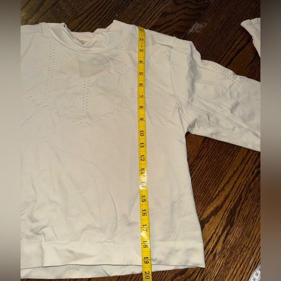 Old Navy Seamless Mock Neck Performance Long Sleeve - Picture 3 of 5